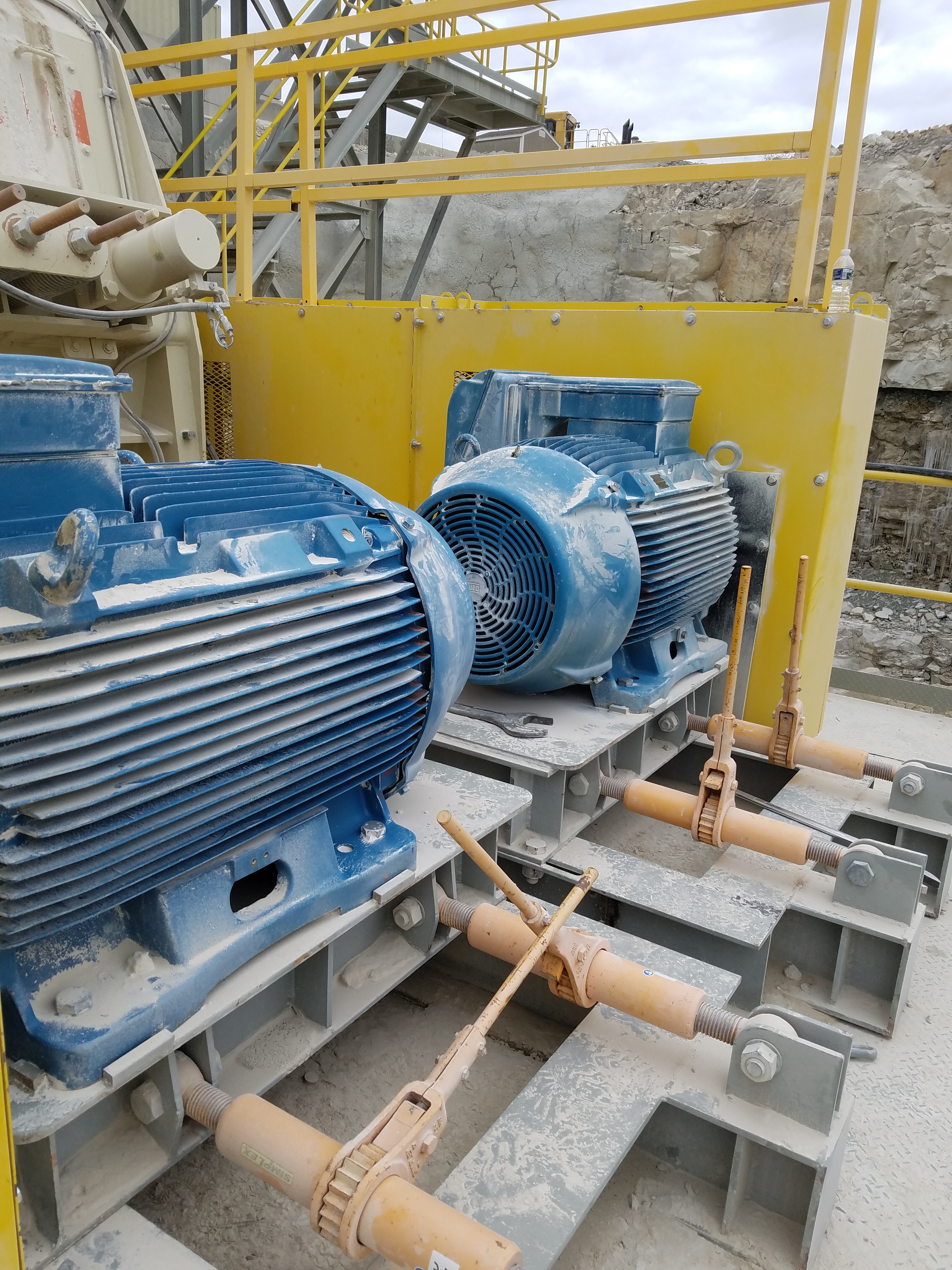 PRIMARY CRUSHER MOTOR PULLED FOR RECONDITION & LOAD TESTED
